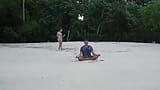 La meditazione in spiaggia termina con un pompino profondo e una grande sborrata! snapshot 2