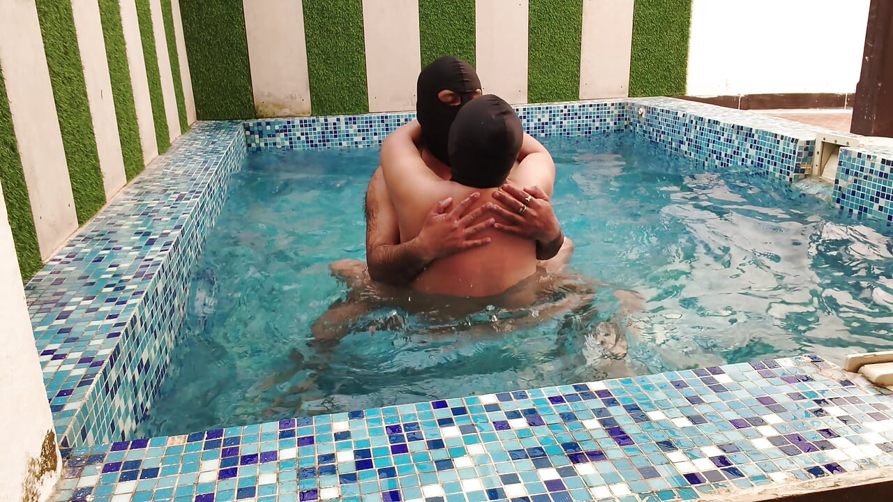 Komal was getting into the swimming pool for the first time, the Devar was getting down from behind, fucking in the water itse
