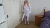 Princess Leia showing off her dress snapshot 10