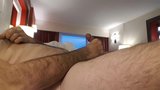 Wichsen im Hotelzimmer. Nahaufnahme mit Cumshot snapshot 3