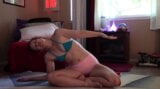 Schnelles Yoga-Seitendehnen, mach mit bei meinem Faphous für hinter den Kulissen, nacktes Yoga, scharfes Zeug und mehr snapshot 9