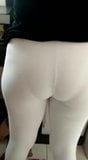 Legging branco coladinha no meu corpo snapshot 1