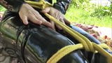 Breathplay selfbondage di sepatu bot dan catsuit snapshot 4