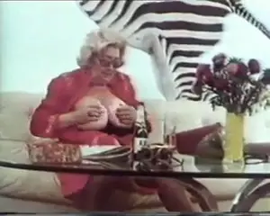 Tanga kiygan yalangoch eshak