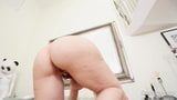 Tetona culona Sara Jay folla su mojado coño afeitado con los dedos snapshot 11
