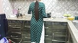 Indian Punjabi Ma putt new Desi chudai full gaaliyan Punjabi full HD Desi sardarni stepmom fucked wbund Mari in Kitchen snapshot 4