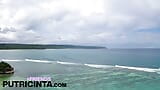 Putri Cinta schwimmt nackt am strand und zeigt ihre muschi und möpse snapshot 9