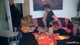 Petite amie allemande mince - vrai clip de sexe d'un couple d'adolescents amateur snapshot 4