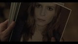 Kate Mara w domu z kartami snapshot 8