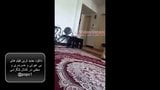 Mama vitregă iraniană face curățenie goală snapshot 5