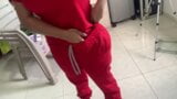 Eu surpreendo minha meia-irmã trocando de roupa snapshot 8