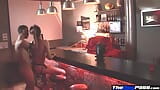 Băiatul sexy este futut fără prezervativ de tatăl vitreg într-un bar gay snapshot 11