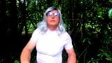 Amateur crossdresser kellycd2022 masturbándose gran corrida al aire libre en el bosque en medias y bragas sexy snapshot 1