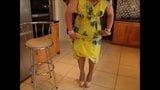 Sindy en vestido amarillo de verano snapshot 2