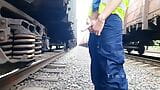 Železniční pracovník timonrdd našel použitý kondom a přidal tam své sperma snapshot 3