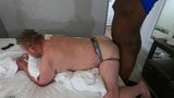 Lading spuiten - grote witte jockstrap bodem neemt jonge grote zwarte lul sperma snapshot 9