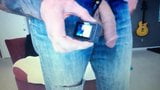 Ragazzo etero in jeans mostra il suo enorme cazzo flaccido e le palle snapshot 7