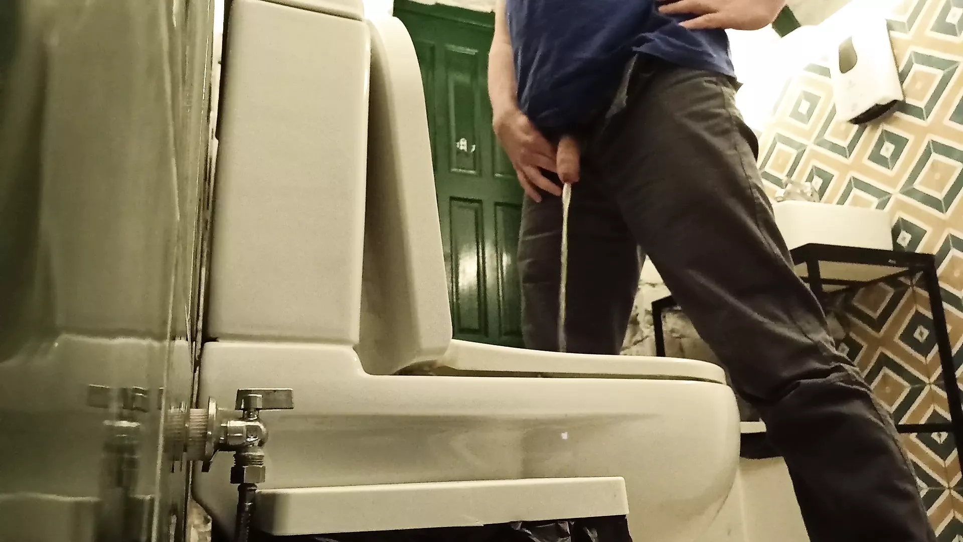 Pissing in a Public Toilet – Hidden Cam: Gay Reality Porn feat. Kinky Guy | xHamster