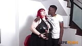 Amateur bbw Kittysex staat op het punt om te voldoen aan de wonderen van interraciale seks! snapshot 9