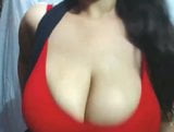 Une fille desi montre ses gros seins et sa chatte devant la caméra snapshot 1