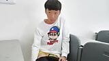 Jongen klaarkomen masturbatie schattige tiener china universiteitsklas snapshot 4