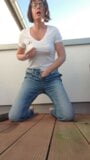 Squirt in Jeans, ganz nass snapshot 4