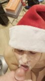 Mrs. Claus, bekommt eine Gesichtsbesamung von Santa snapshot 8