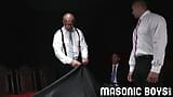 MasonicBoys - papais adequados fodem aprendiz de músculo snapshot 3