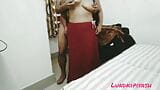 Joven esposa tiene una aventura - follada casera en perrito con adolescente india snapshot 3