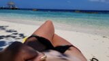 Pov - heißer, dünner Teenager, der am Strand masturbiert snapshot 4