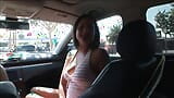 Chicas cazadoras de pollas calientes comparten una polla y su carga snapshot 3