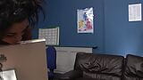 Kit Lee und Kat Lee schlucken Sperma in diesem Büro-Vierer-Fick snapshot 17