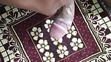 Indischer männlicher striper, handjob-video mit sperma snapshot 8