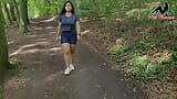 chica me ayuda a orinar en el bosque y me termino follándola snapshot 1