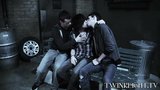 Threesome twink vamp sex dengan pria kurus yang lucu melakukannya mentah snapshot 2