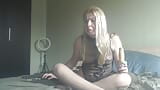 Горячая блондинка со сливочной киской обожает играть с дилдо и оргазмы утром snapshot 9