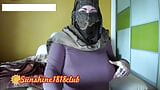 Musulmană arabă în voal hijab se bucură de jocul cu pizda și curul pe cameră în direct, spectacol înregistrat din 20 noiembrie snapshot 16