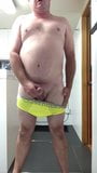 Gordito papi masturbándose snapshot 5