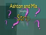 Ashton en Mia spelen striptrivia snapshot 1