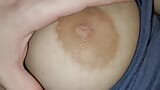 Dejo que mi vecino toque mis grandes tetas naturales snapshot 16