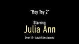 Грудастая госпожа Julia Ann заставляет худенького паренька-игрушку съесть его собственную сперму! snapshot 1