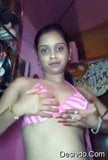 Indian aunty  flashing big boob in room snapshot 4