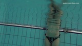 Rasierte enge Hottie Markova im tschechischen Pool snapshot 3