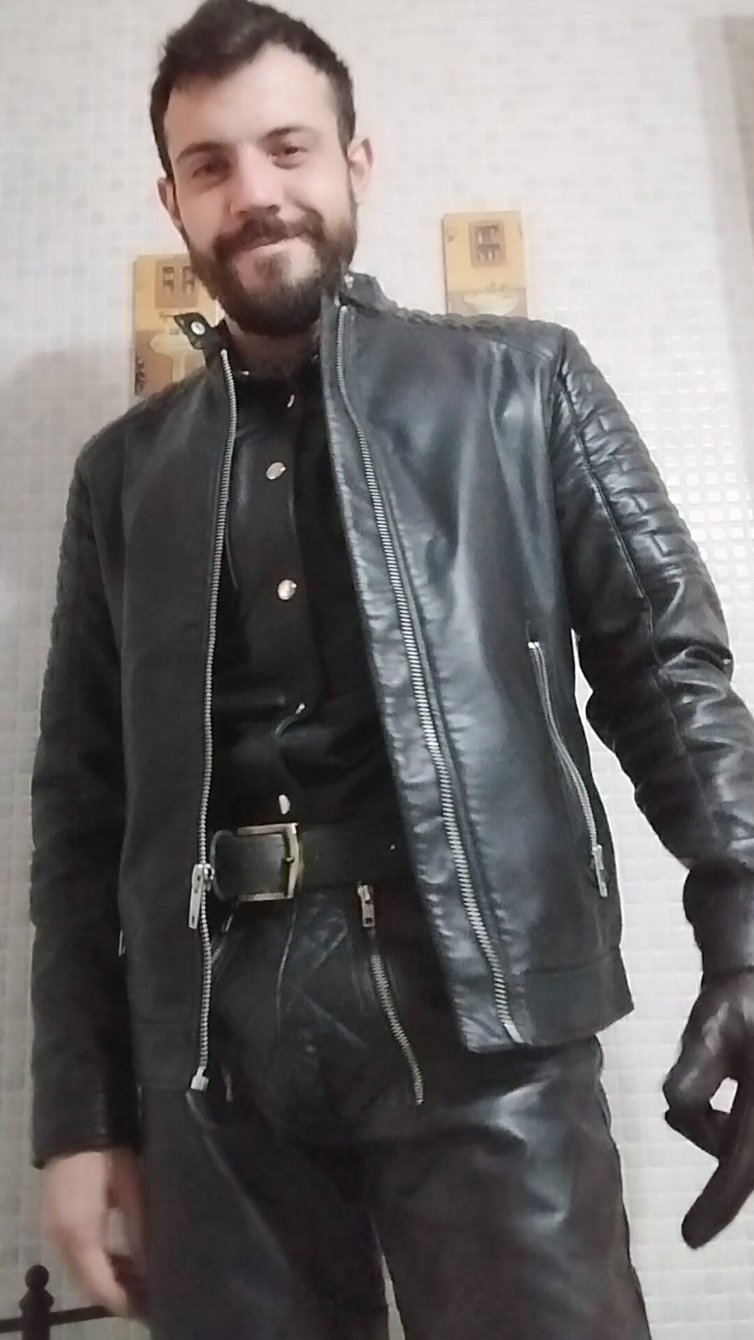 your master pissing in full leather snapshot 3