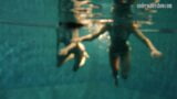 Adolescentes bajo el agua increíblemente sexys y perfectas snapshot 3