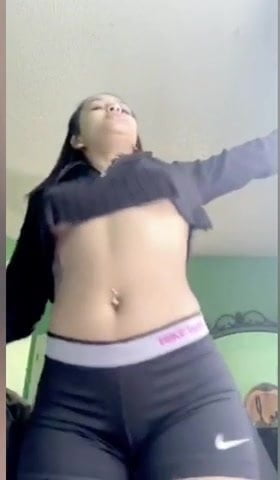Novinha Se Exibindo E Pagando Peitinho - Part 1 Paying Tit | xHamster