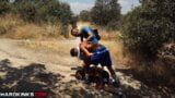 Hardkinks.com - annusando scarpe da ginnastica e piedi nella foresta snapshot 2