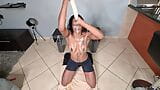 Prostituta indiana brinca com sua saliva enquanto faz a garganta profunda com um vibrador de duas pontas snapshot 16