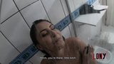 Morena Rosa neemt een douche door eenzame fetisjen, met name sub lony snapshot 4