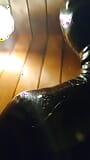 Ganzkörper-gummi, menschliche verschwitzte sauna-masturbation snapshot 8